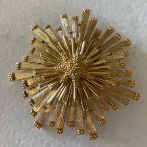 Vintage Monet Golden Starburst Starfish Pin